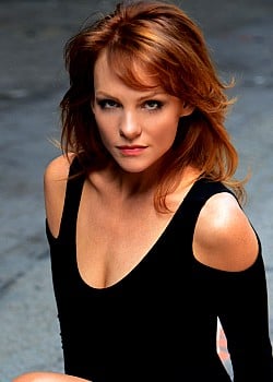 Anne Leighton